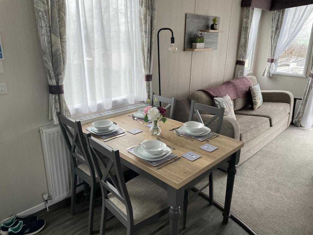 Luxury Caravan Cornwall Sleeps 4 Countryside View St Austell Extérieur photo