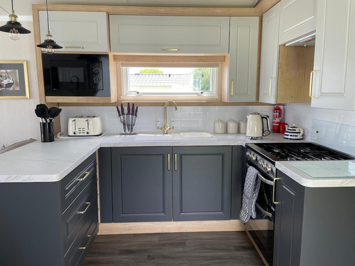 Luxury Caravan Cornwall Sleeps 4 Countryside View St Austell Extérieur photo