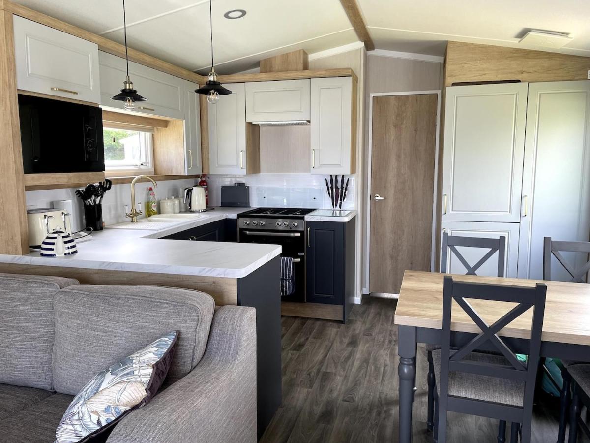 Luxury Caravan Cornwall Sleeps 4 Countryside View St Austell Extérieur photo